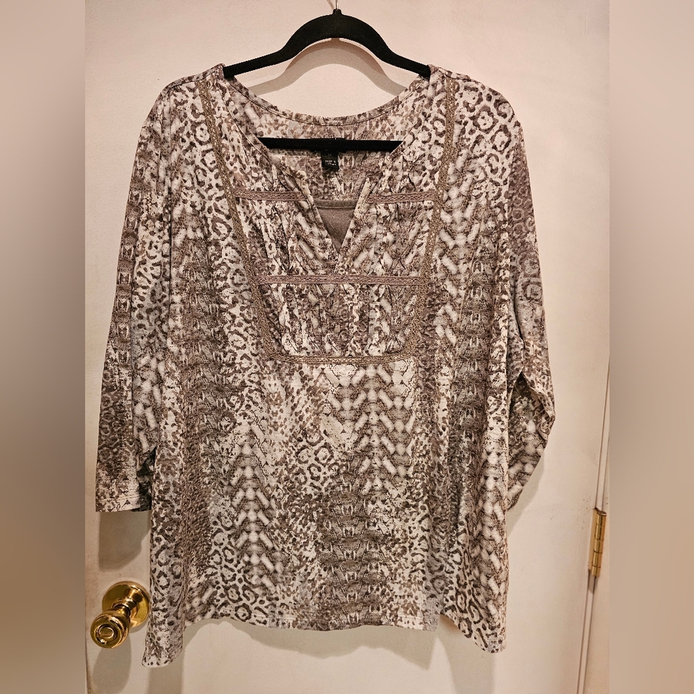 Erika Green and White Printed V-Neck Tunic